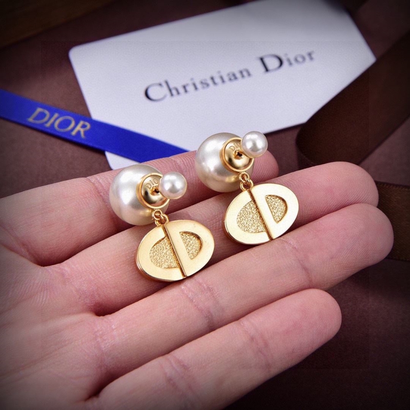 chr1st1an D10r earrings